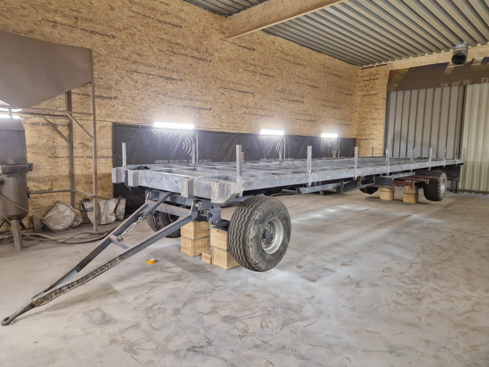 Trailer na het stralen